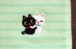 画像3: 白黒猫ちゃん刺繍ミニタオルハンカチ　緑