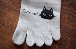 画像2: 5本指ロークルーソックス 黒猫バイカラ－（白×ブルー）
