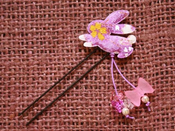 画像1: 和柄うさぎのUピン　紫 (1)