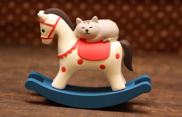 画像1: 木馬ですやすや子猫・IV (1)